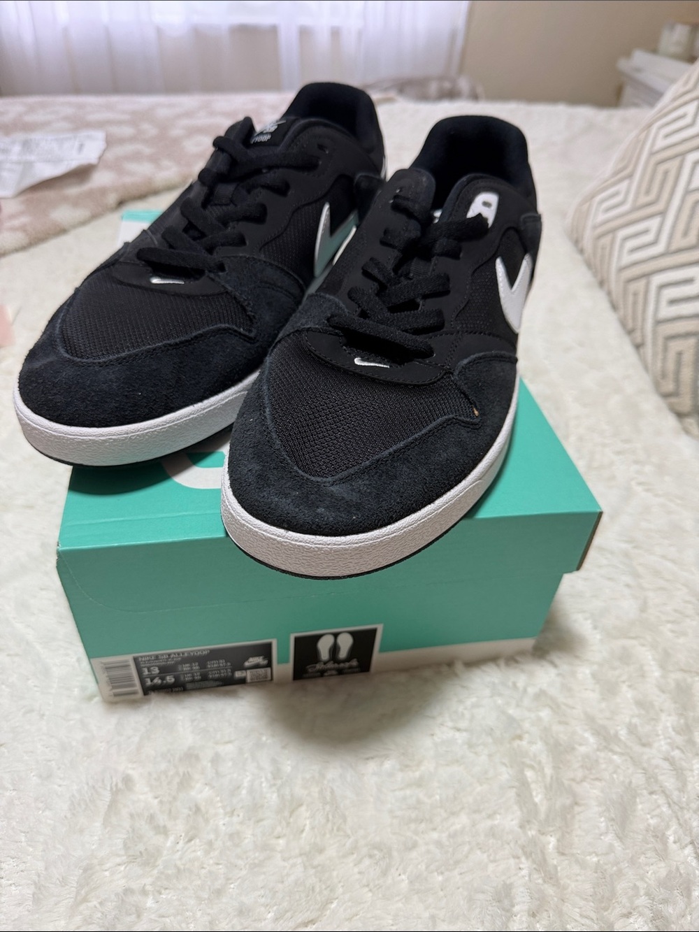 Nike Black and White Low-Top Sneakers - Picture 1 of 3